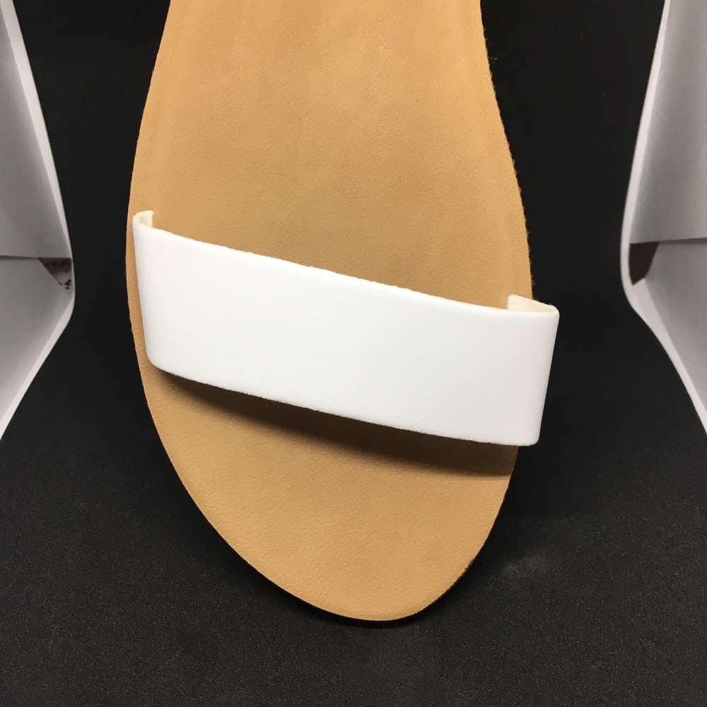 Women’s sandals